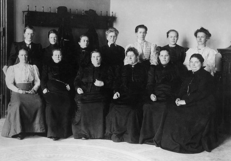 The first women elected to the Finnish parliament, 1907